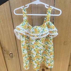 Girls floral top, size 6